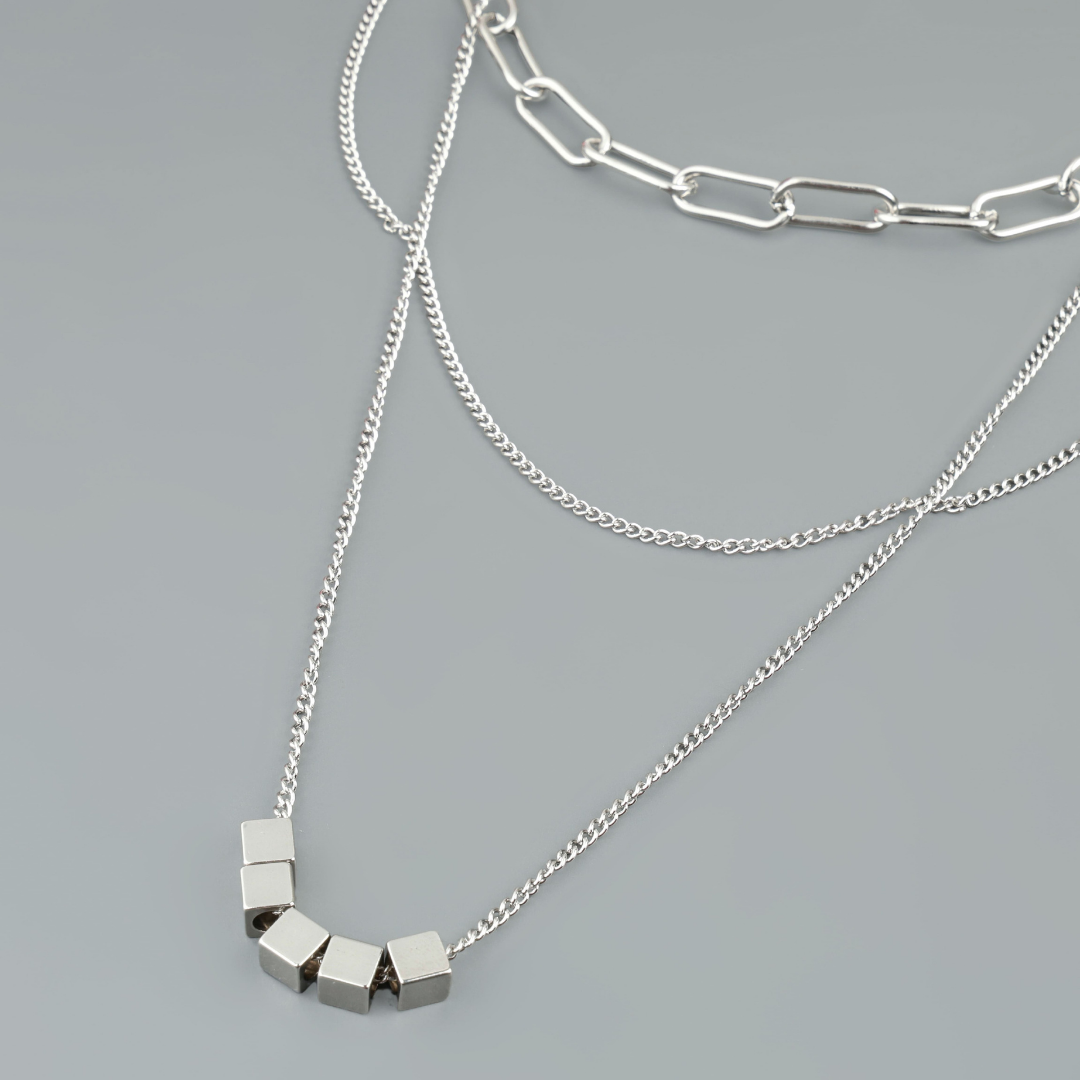 TRIPLE LAYERED ENTANGLED CHAIN